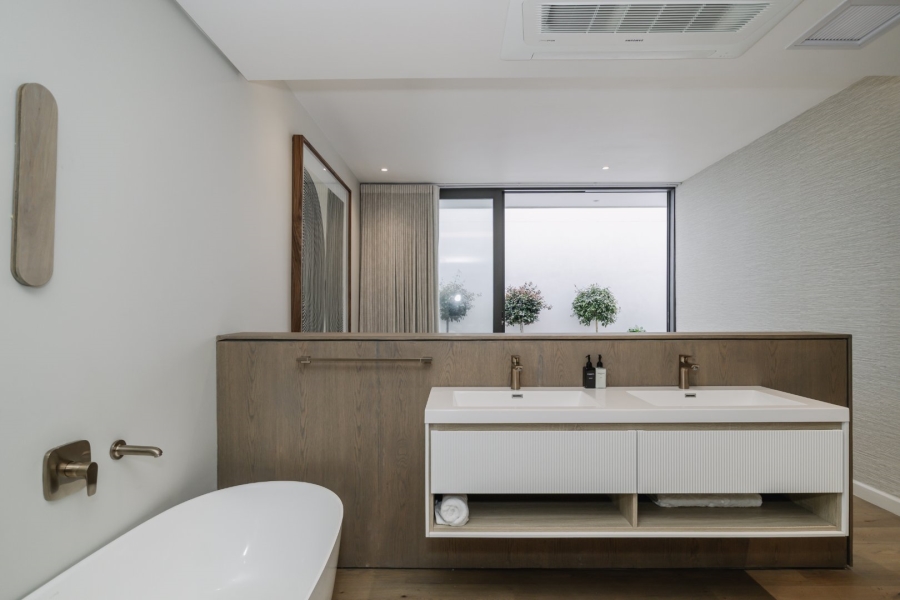 4 Bedroom Property for Sale in Fresnaye Western Cape